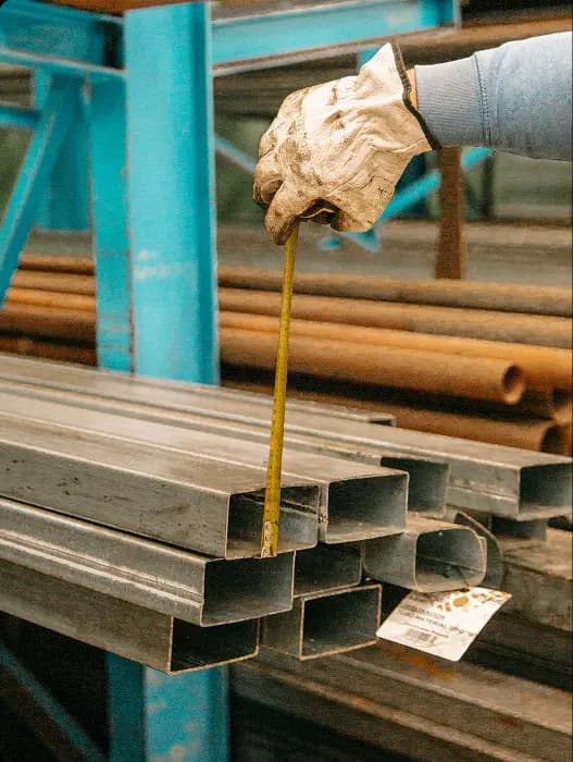 Stock de tubo e perfis metálicos